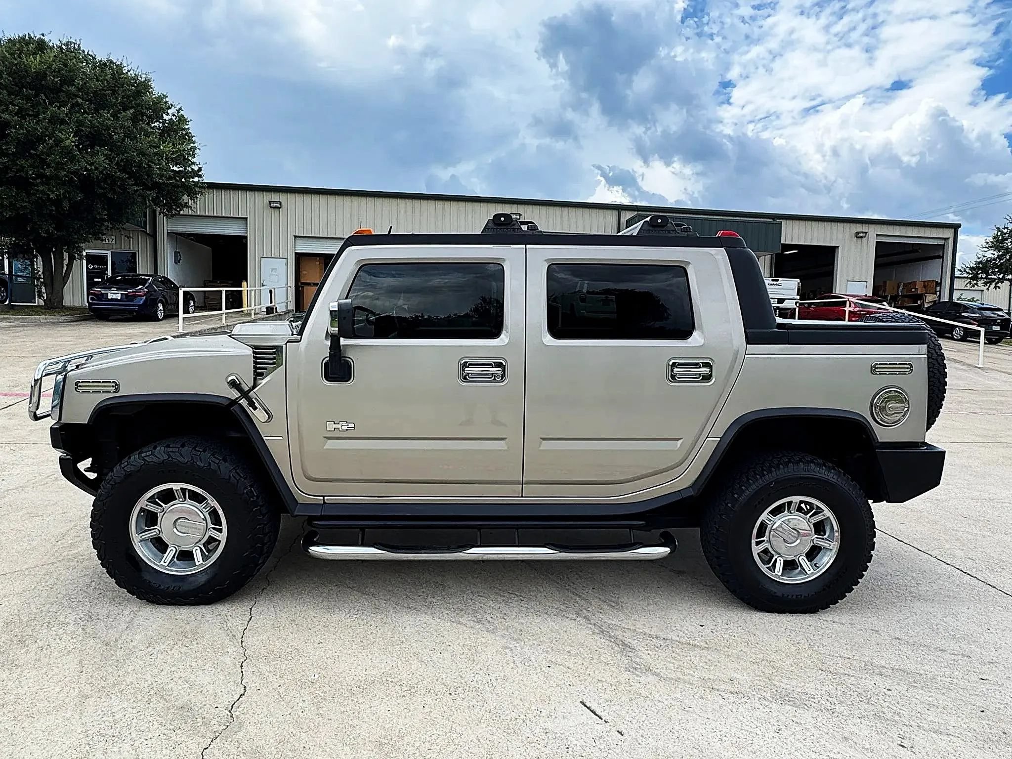 Used 2005 HUMMER H2 SUT w/ Preferred Equipment Group AWD/4WD image 8