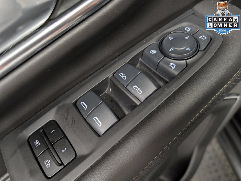 Used 2024 GMC Yukon SLT w/ SLT Premium Package AWD/4WD image 10