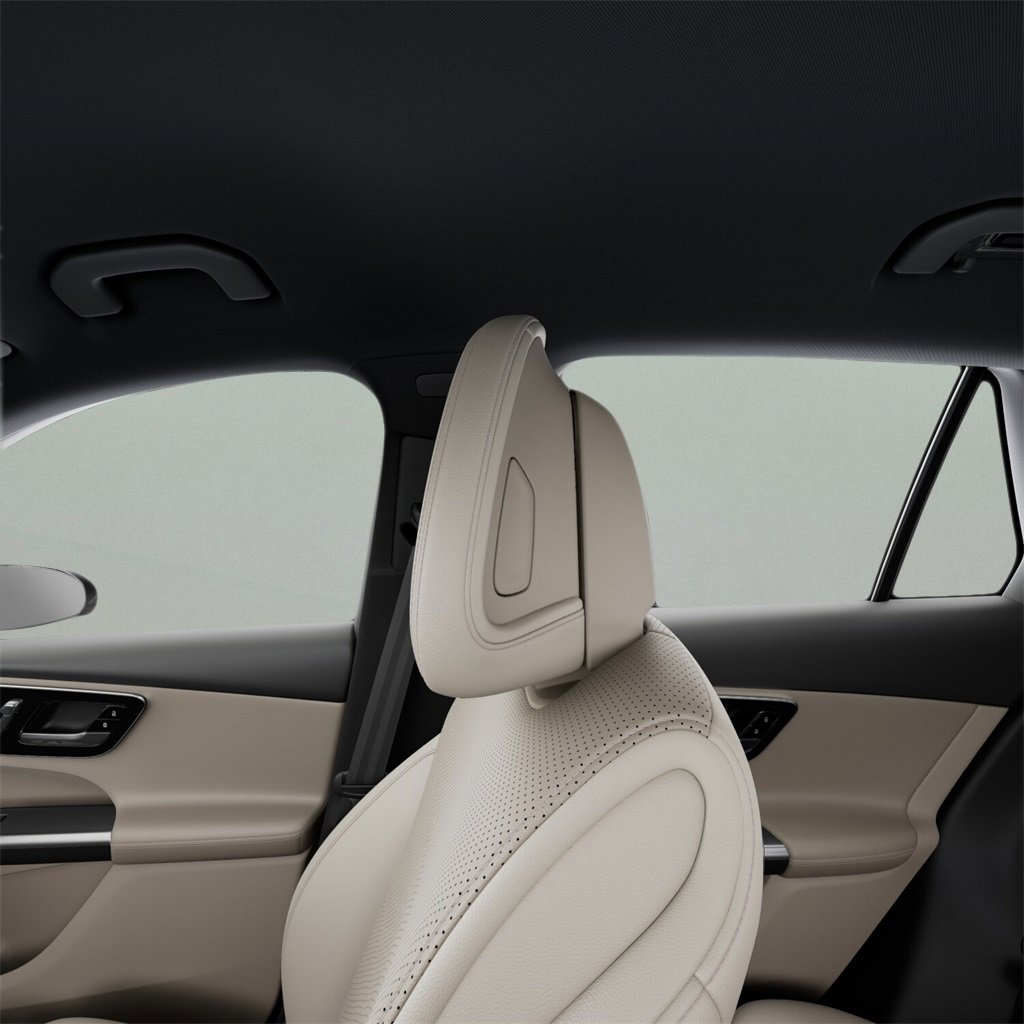 Used 2025 Mercedes-Benz GLC 300 4MATIC image 41