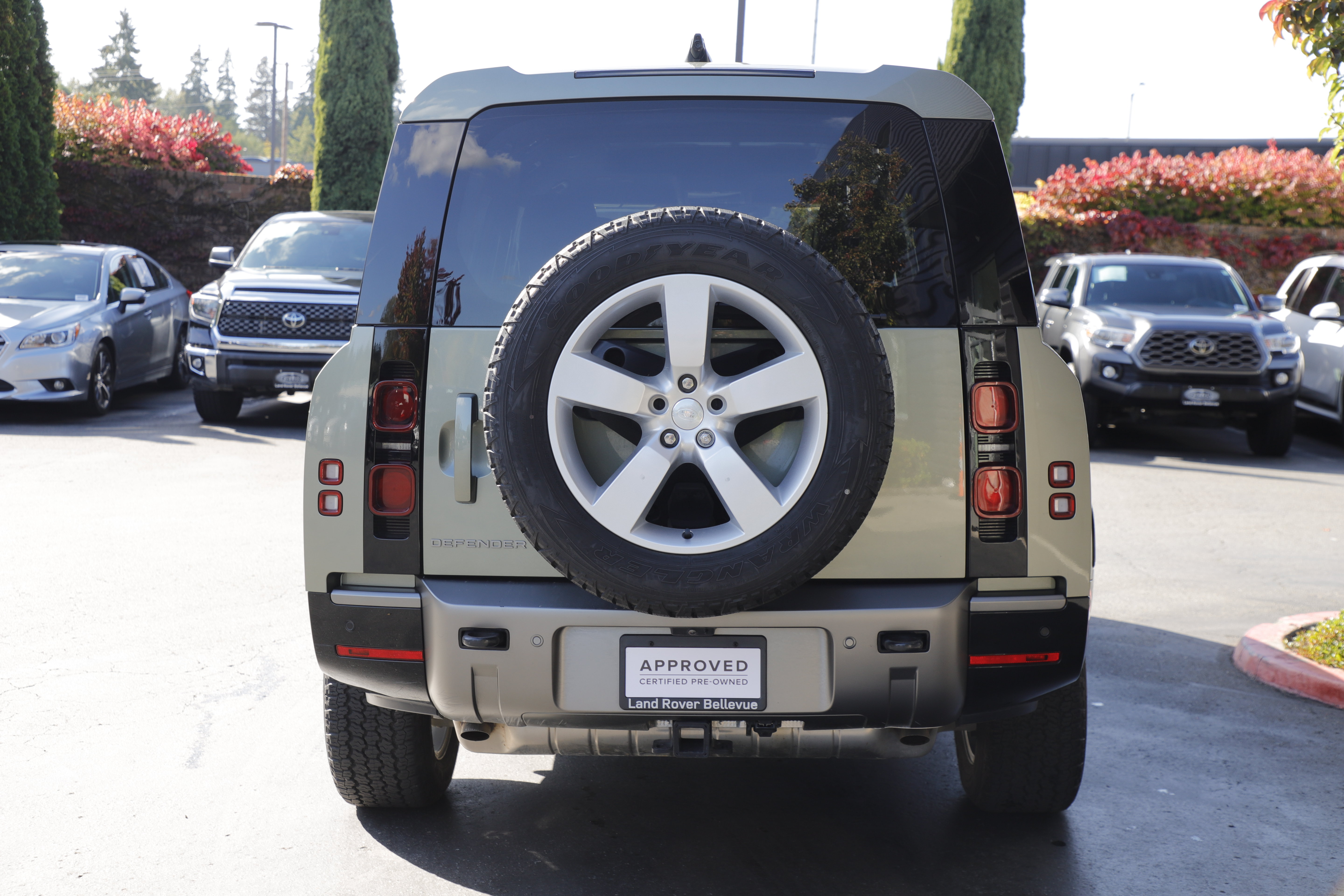 Certified 2025 Land Rover Defender 130 X-Dynamic SE AWD/4WD image 5