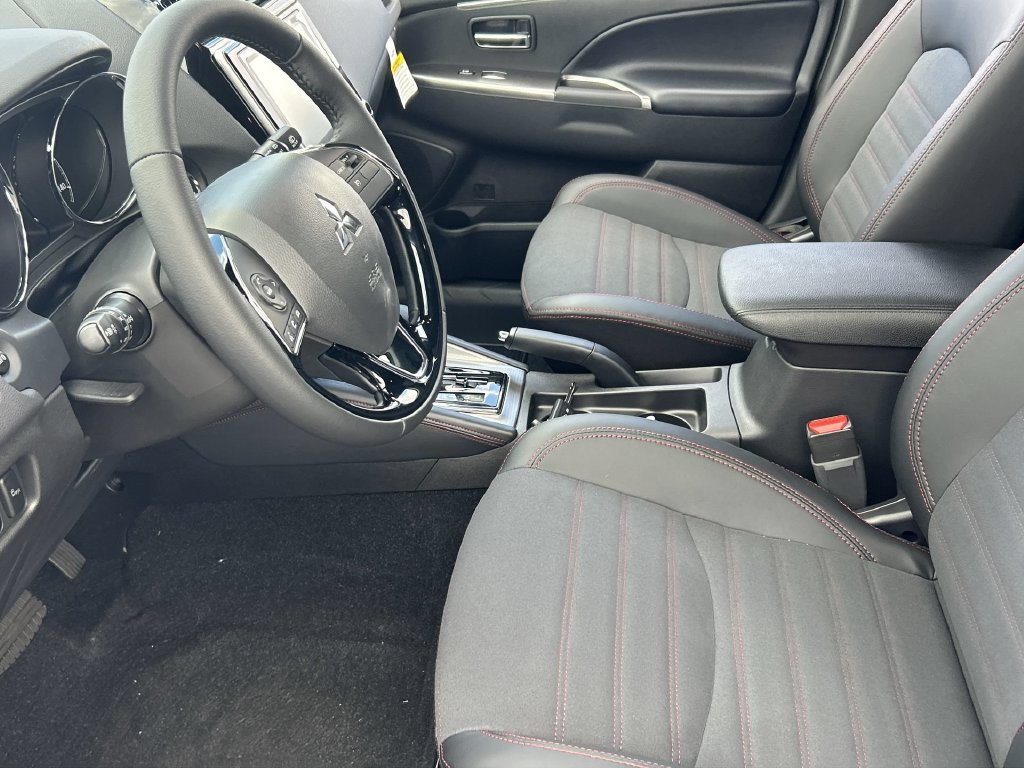 New 2027 Mitsubishi Outlander Sport SE FWD image 14