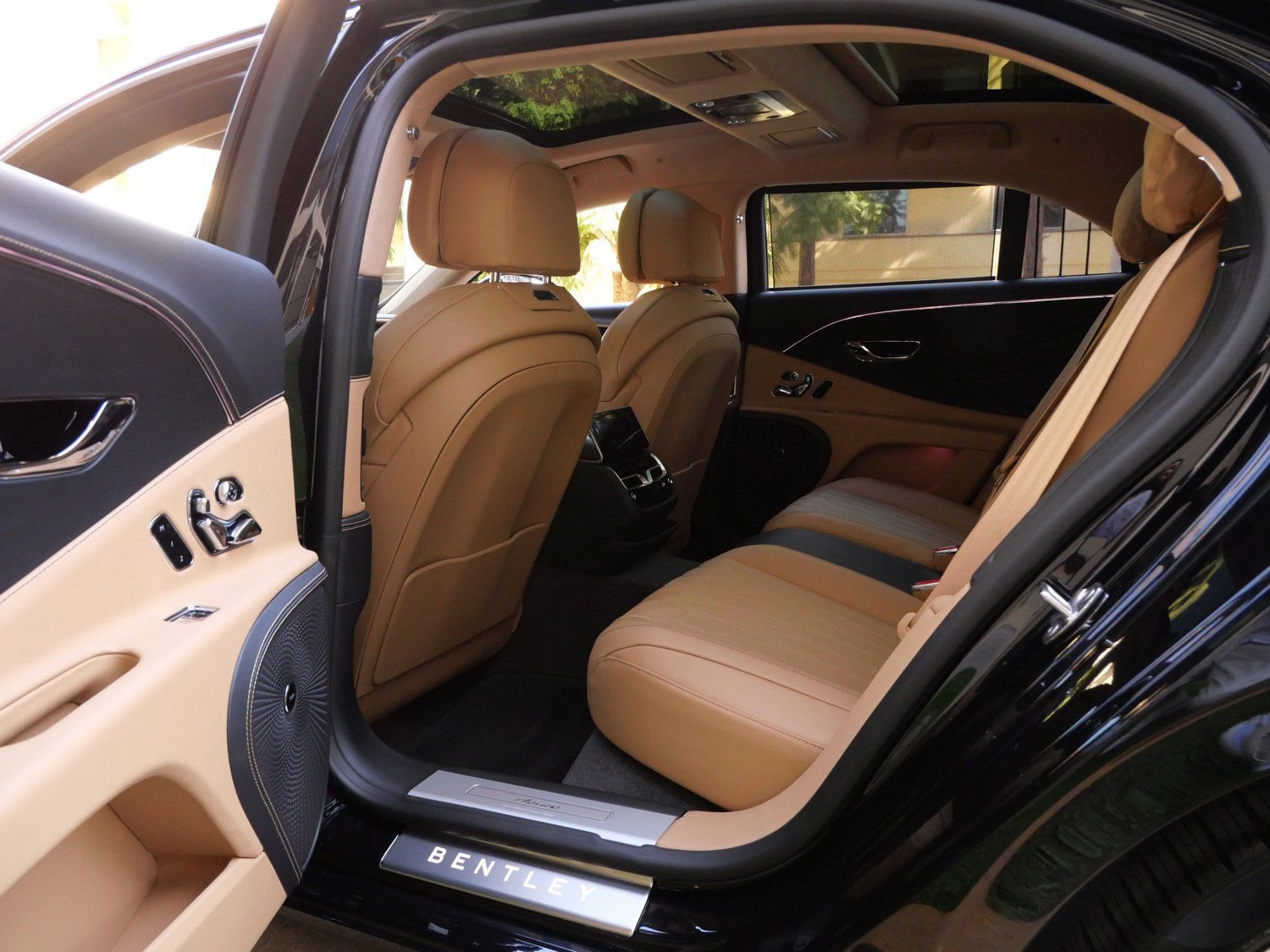 New 2026 Bentley Flying Spur Azure image 20