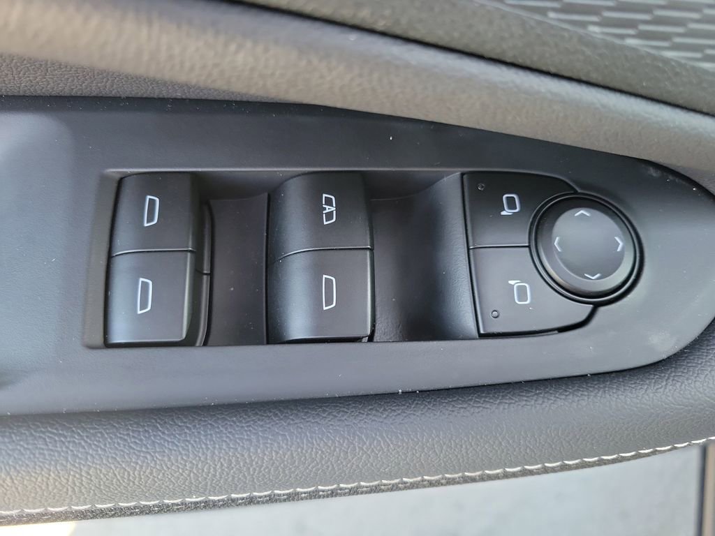 Used 2025 Chevrolet Blazer EV LT w/ Midnight/Sport Edition image 19