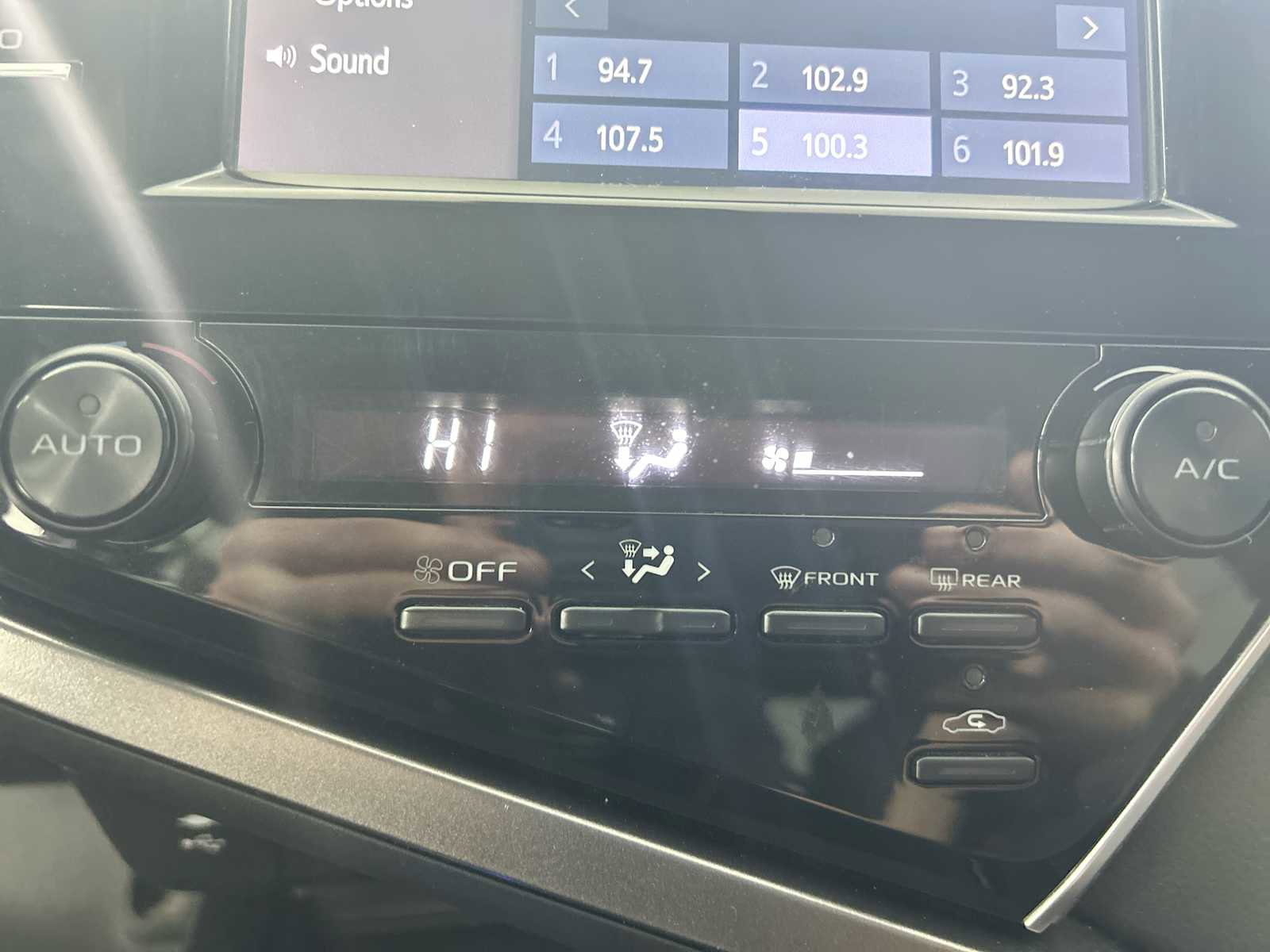 Used 2018 Toyota Camry SE image 16