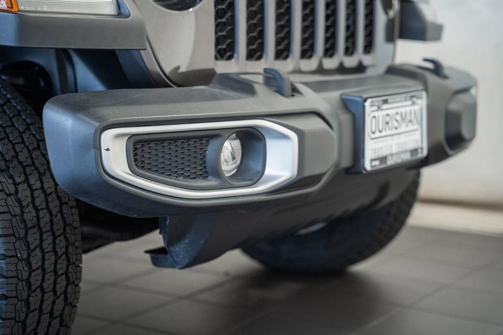 Certified 2022 Jeep Gladiator Sport AWD/4WD image 12