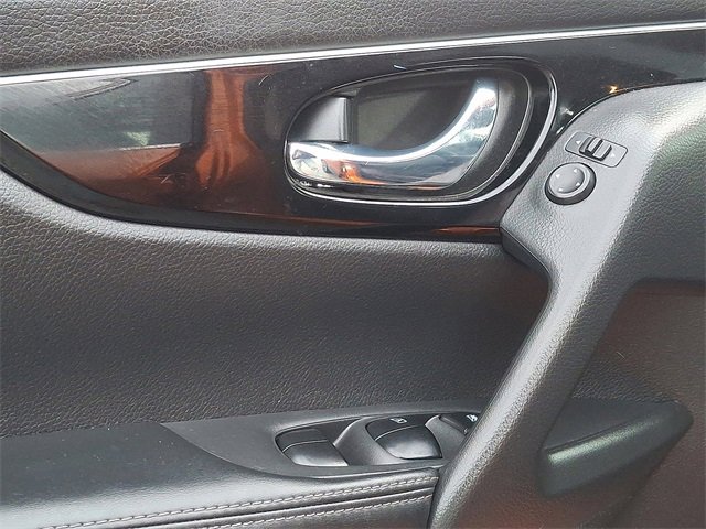 Used 2017 Nissan Rogue Sport SL w/ SL Premium Package image 12