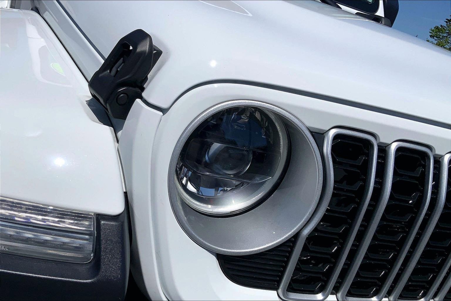 Certified 2025 Jeep Wrangler Sahara w/ Safety Group AWD/4WD image 25