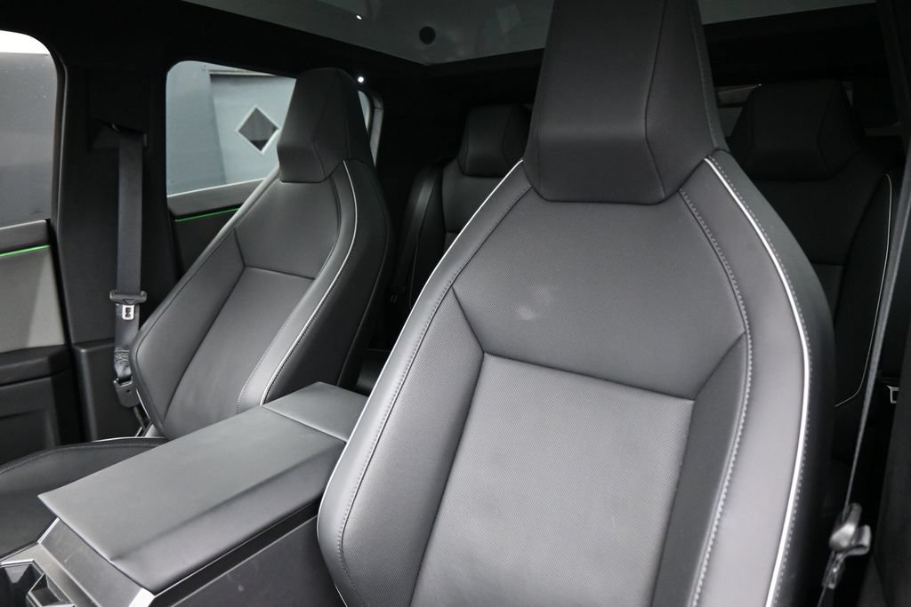 Used 2025 Tesla Cybertruck AWD Crew Cab image 12