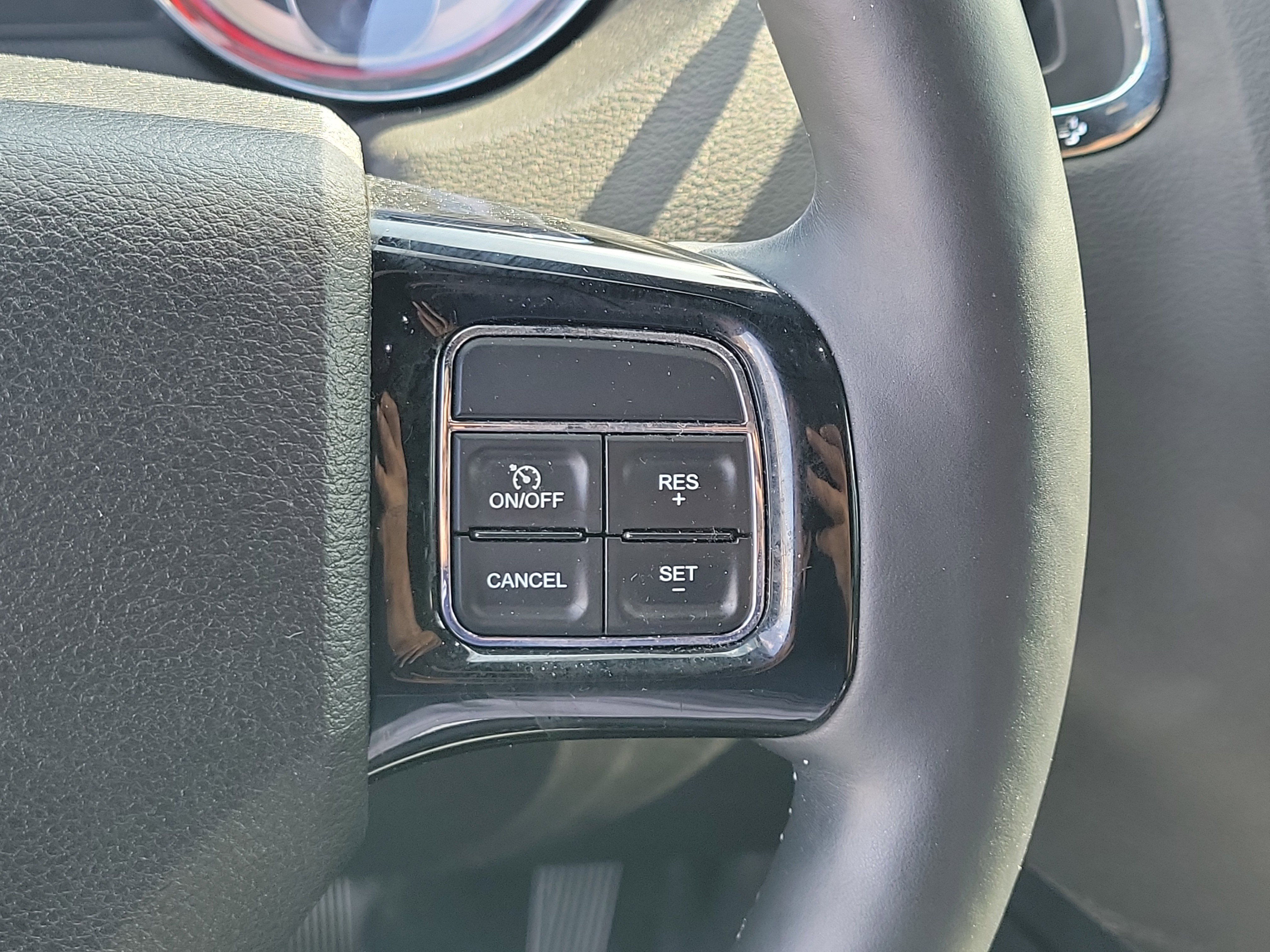 Used 2016 Dodge Grand Caravan SXT FWD image 25