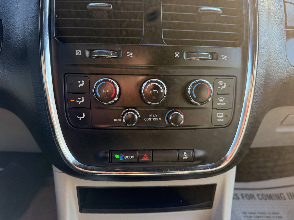 Used 2019 Dodge Grand Caravan SXT FWD image 33