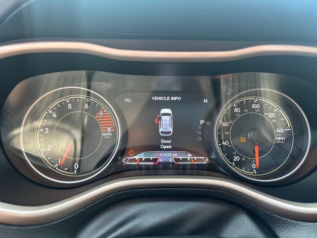 Used 2018 Jeep Cherokee Limited w/ Trailer Tow Group AWD/4WD image 17