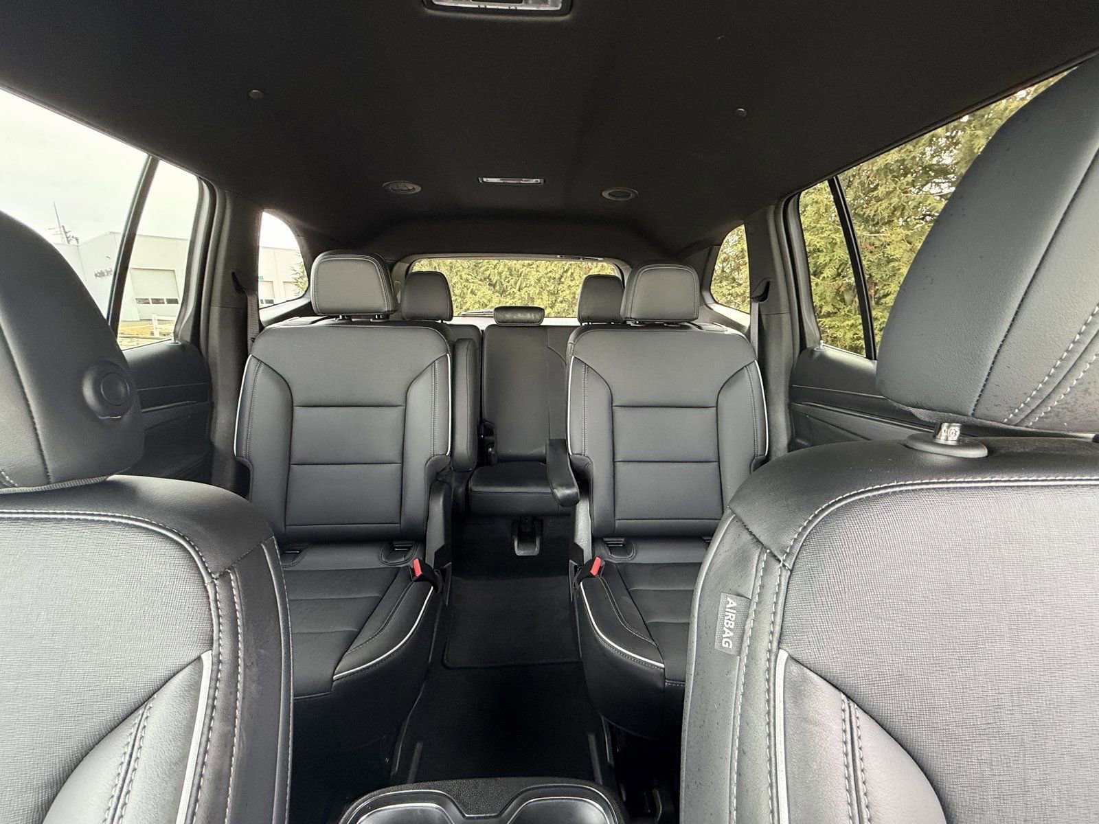 Used 2025 Buick Enclave Preferred image 3