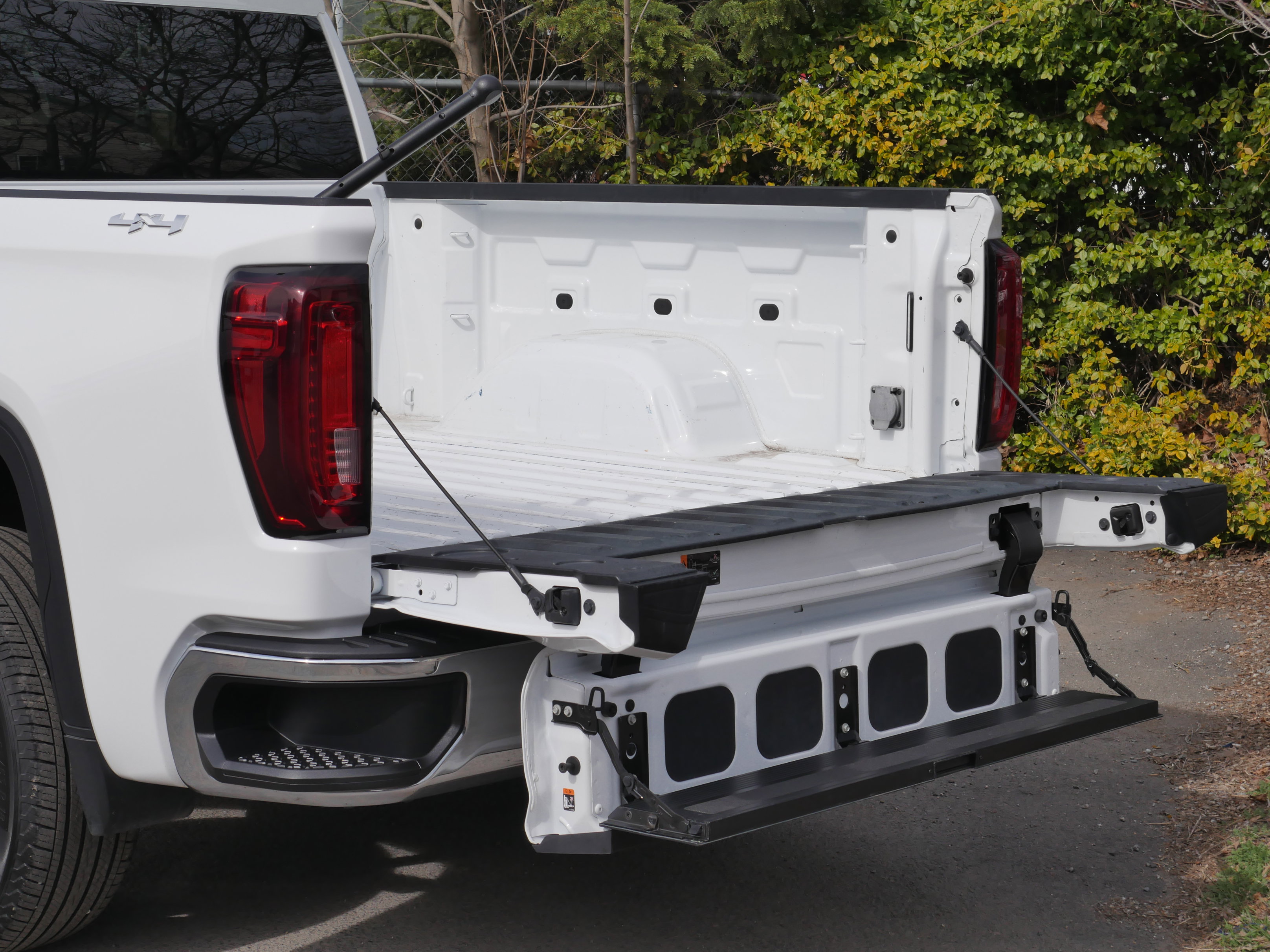 Used 2022 GMC Sierra 1500 SLT image 26