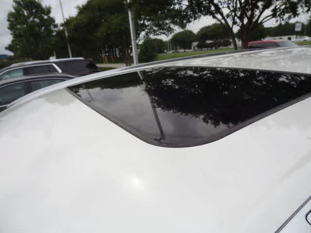 Used 2019 Toyota Highlander XLE FWD image 18