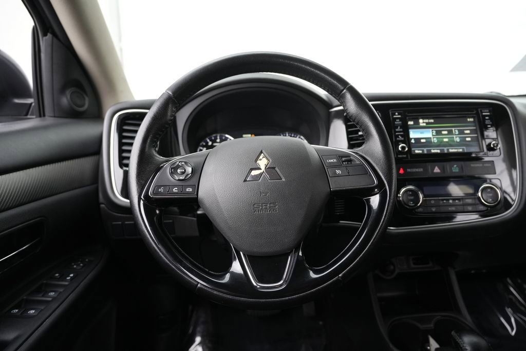 Used 2016 Mitsubishi Outlander SE AWD/4WD image 40