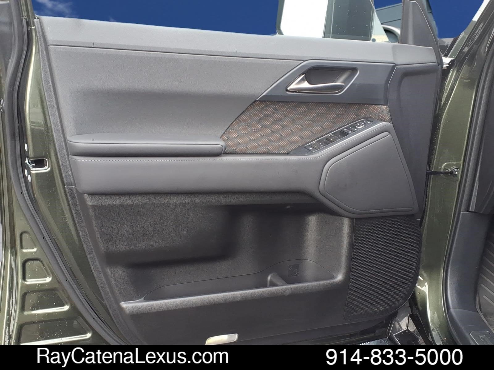 Certified 2024 Lexus GX 550 w/ Accessory Package (Z1) AWD/4WD image 10