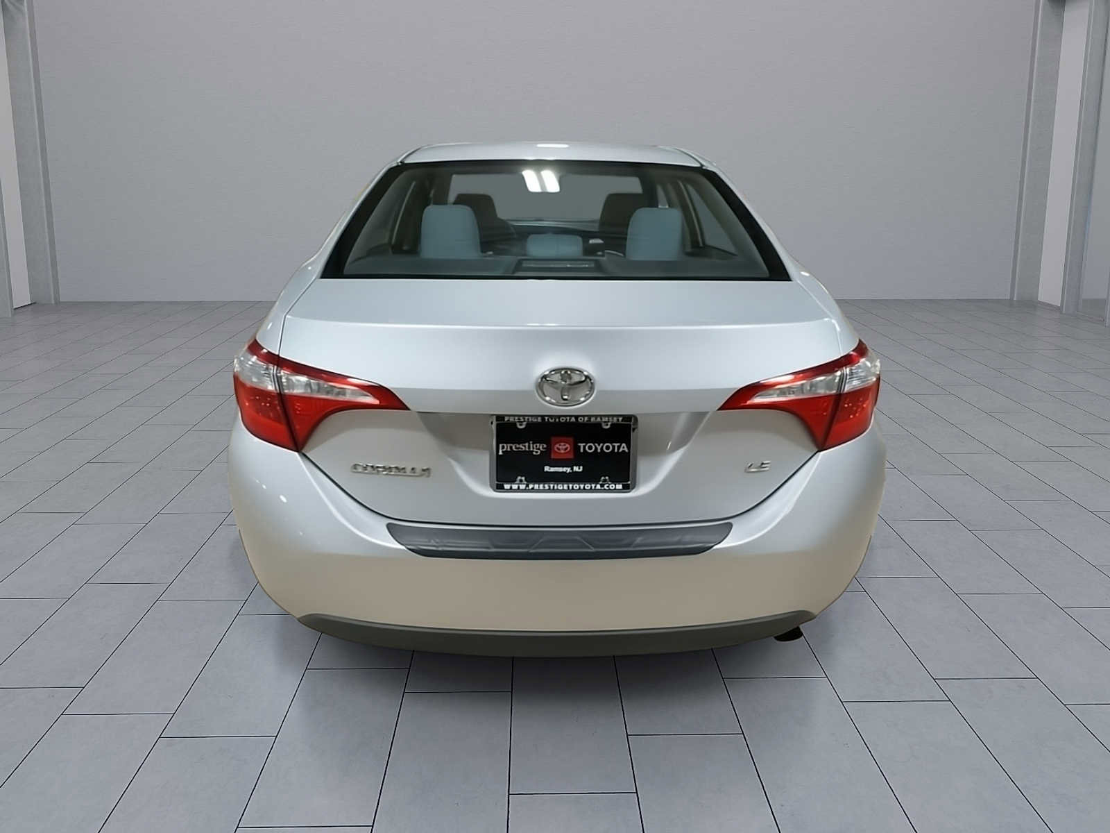 Used 2014 Toyota Corolla LE image 2
