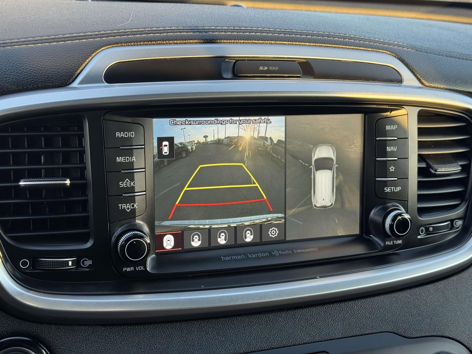 Used 2019 Kia Sorento SX image 12