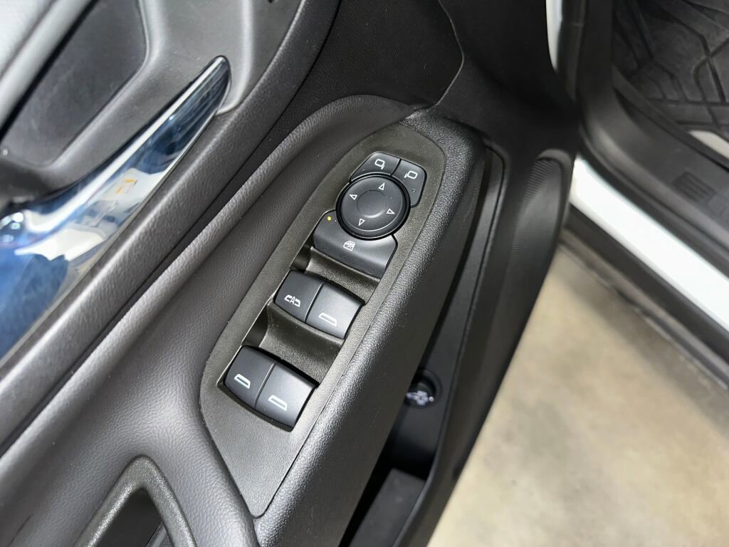 Certified 2024 Chevrolet Equinox LT w/ LPO, Floor Liner Package image 5