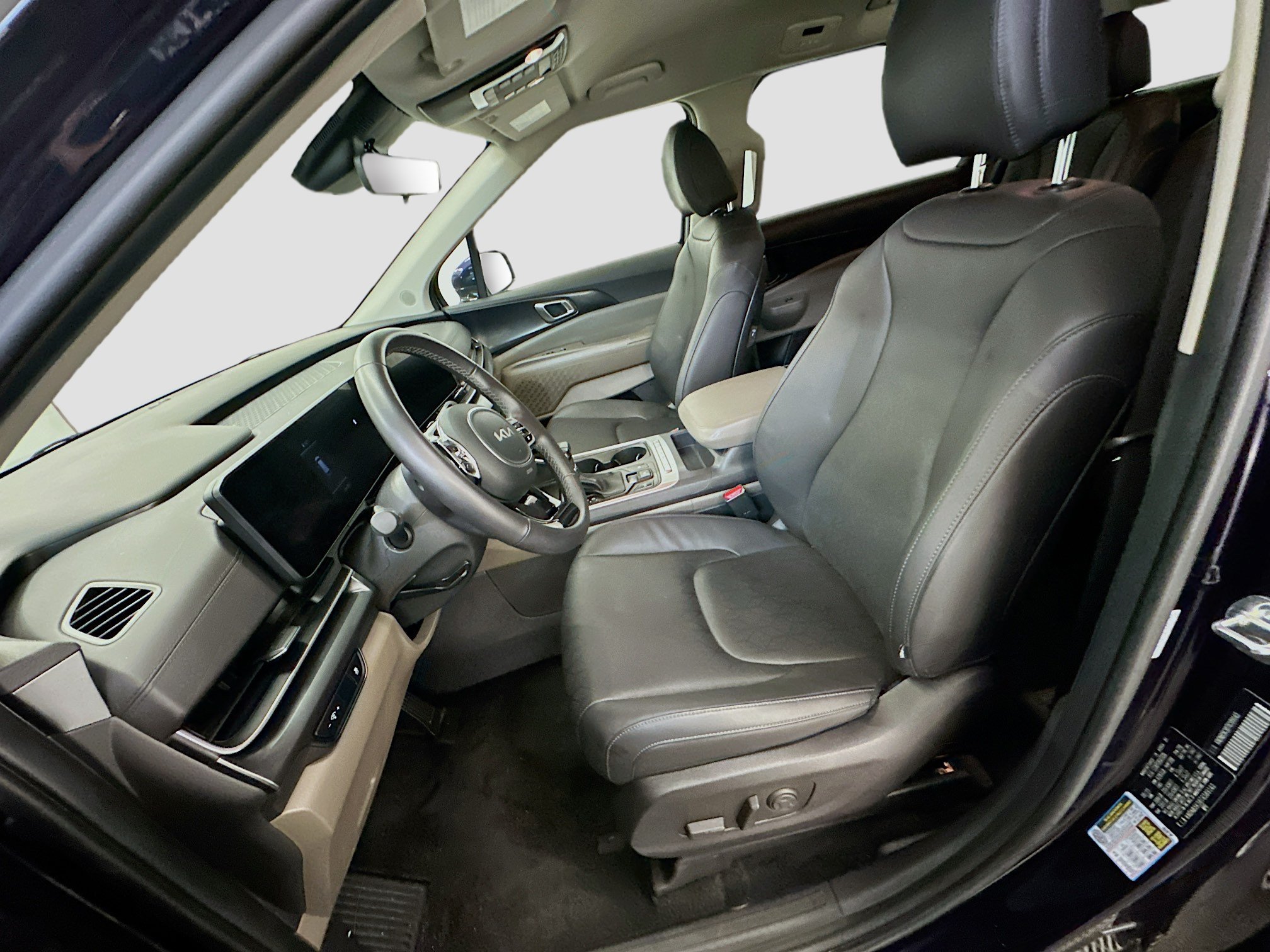 Used 2026 Kia Carnival FWD image 13