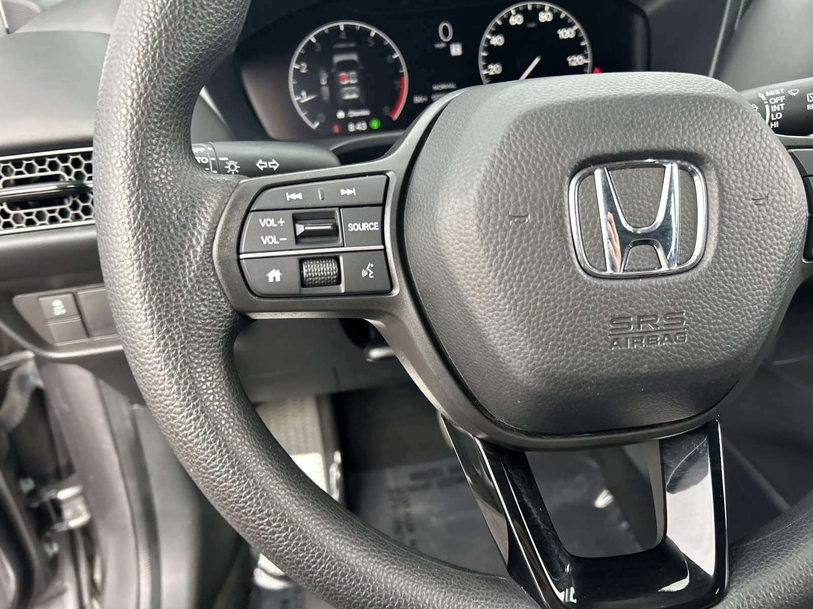 Certified 2025 Honda HR-V LX image 27