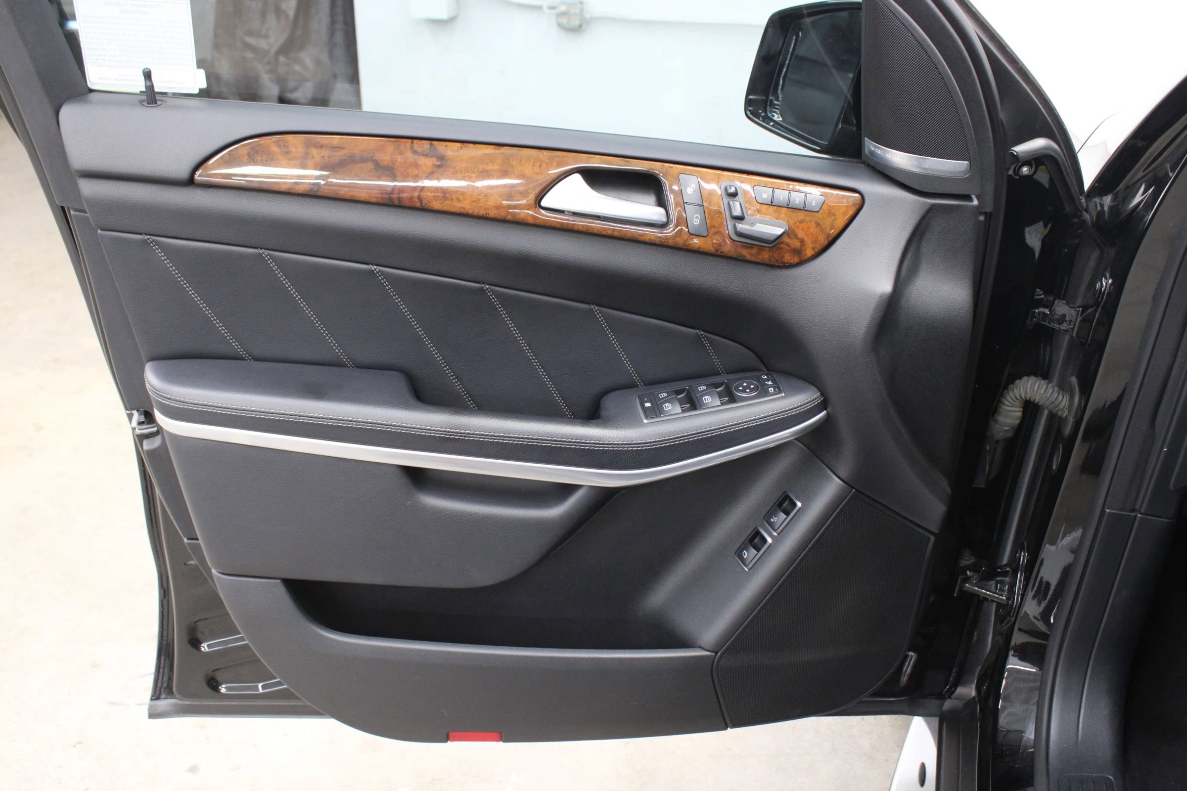 Used 2014 Mercedes-Benz GL 550 4MATIC image 10