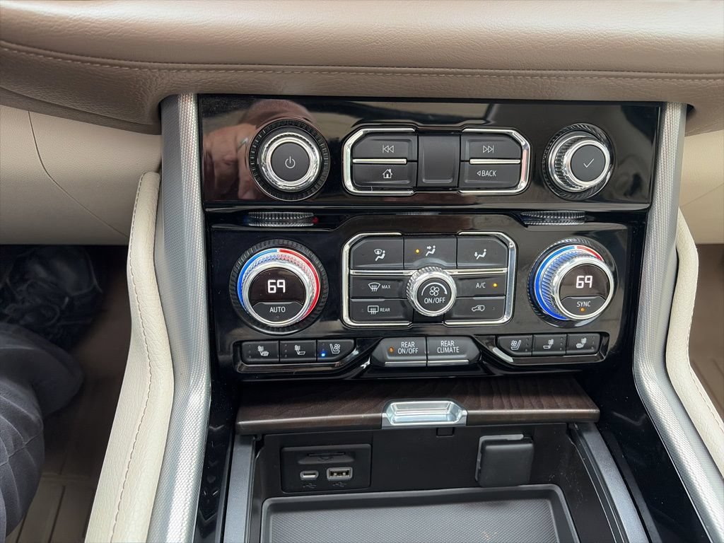 Used 2021 GMC Yukon XL Denali w/ Denali Ultimate Package AWD/4WD image 19