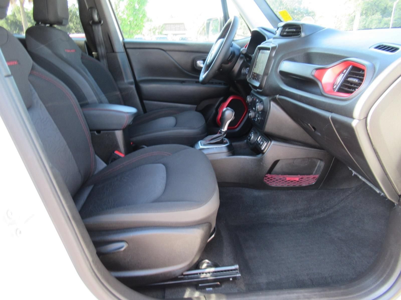 Certified 2023 Jeep Renegade Trailhawk AWD/4WD image 10