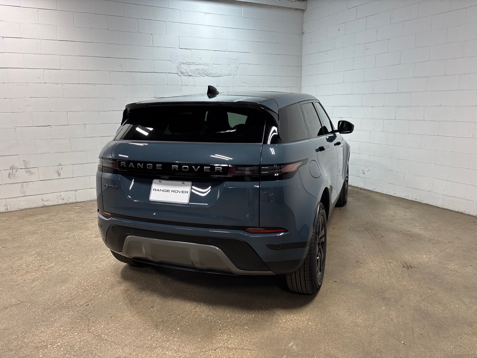 New 2026 Land Rover Range Rover Evoque S AWD/4WD image 7