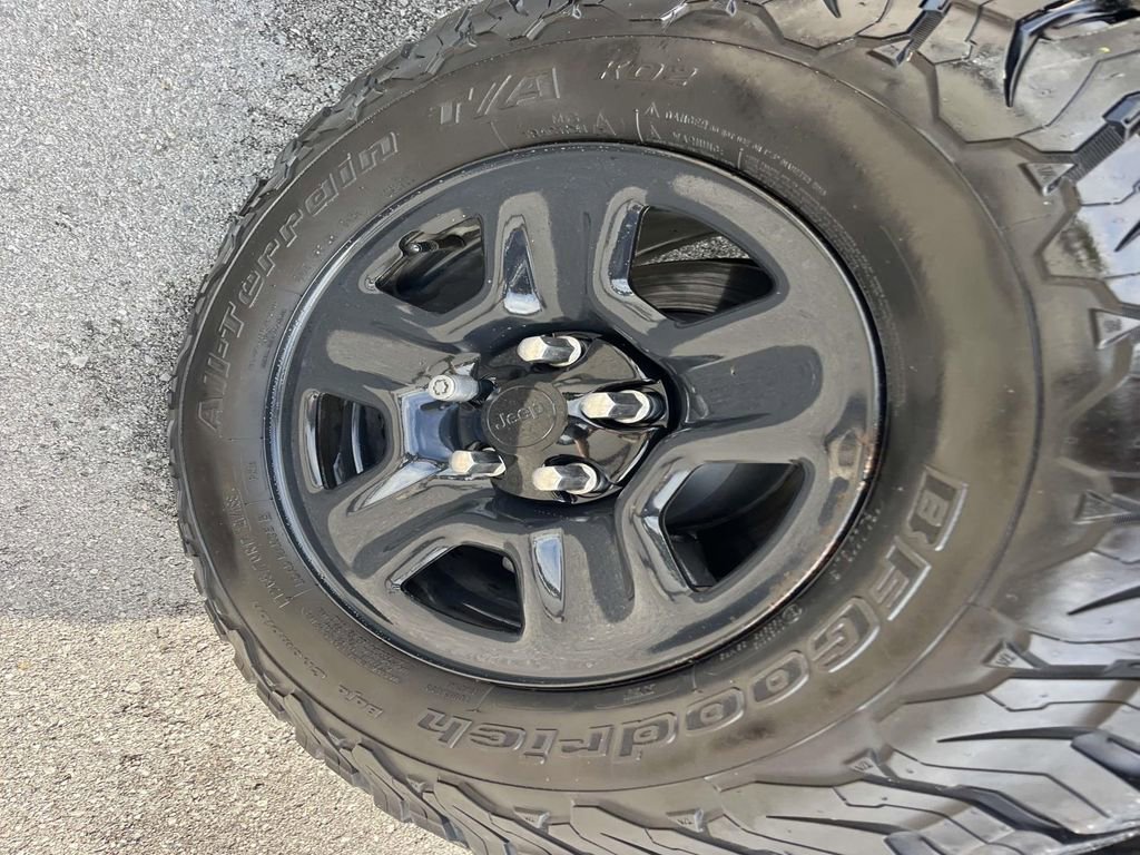 Used 2021 Jeep Wrangler Sport image 11