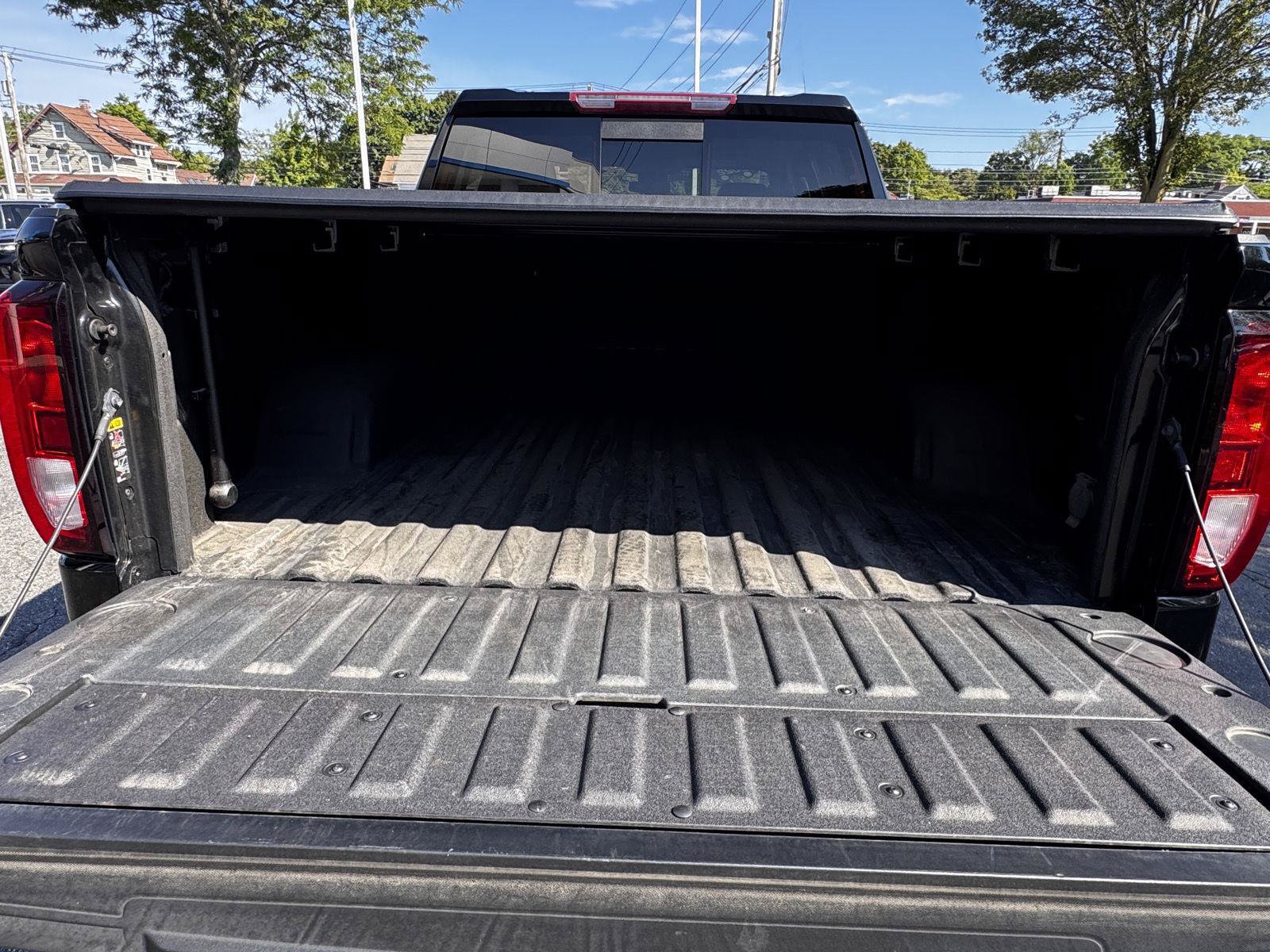 Used 2022 GMC Sierra 1500 Elevation w/ Elevation Premium Package AWD/4WD image 14