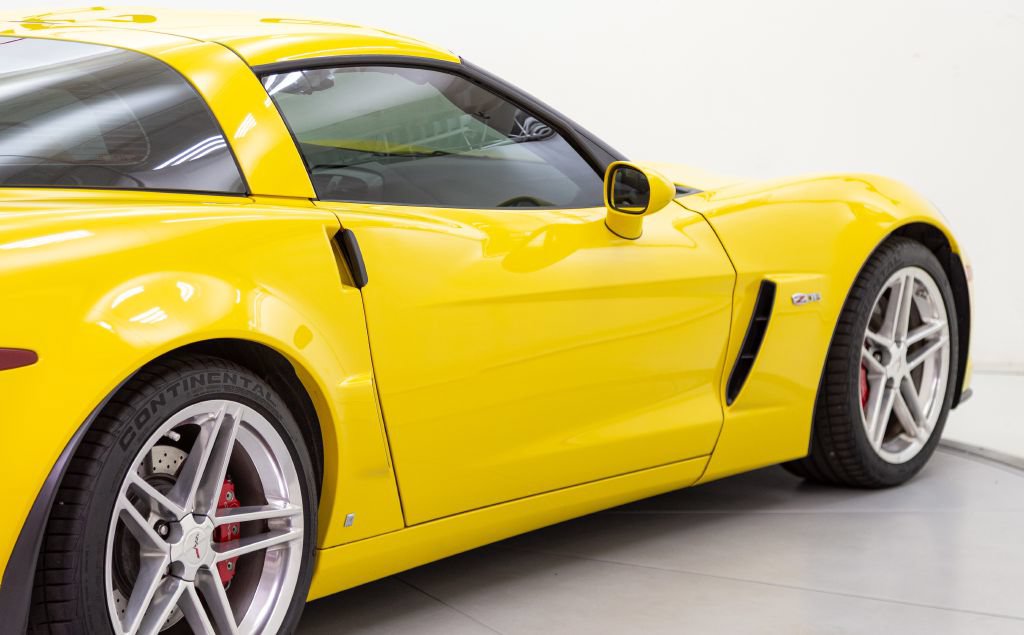 Used 2007 Chevrolet Corvette Z06 w/ Preferred Equipment Group RWD image 16