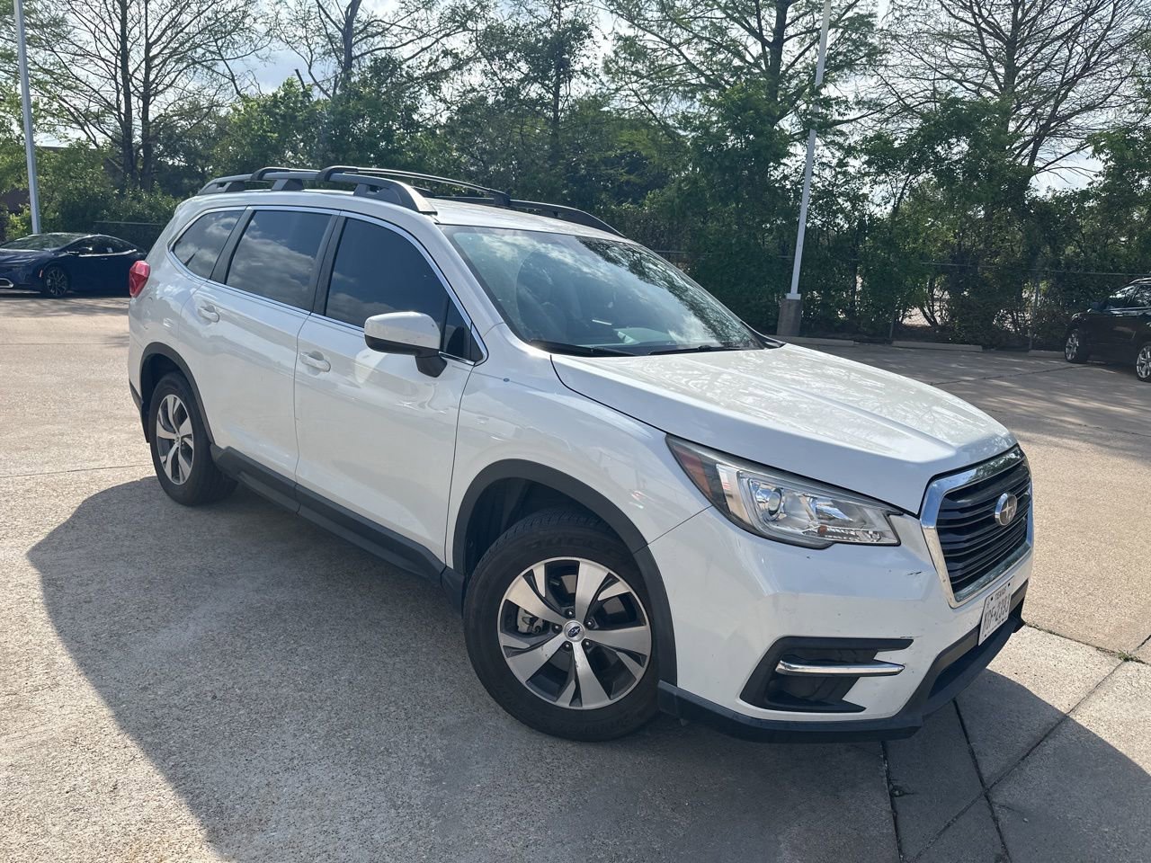 Used 2019 Subaru Ascent Premium image 2