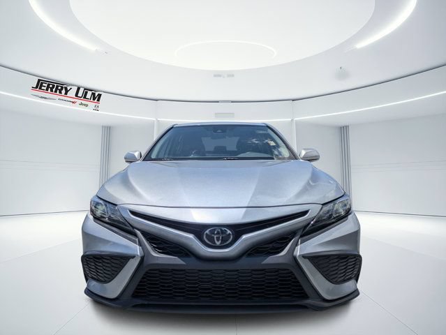 Used 2024 Toyota Camry SE FWD image 8