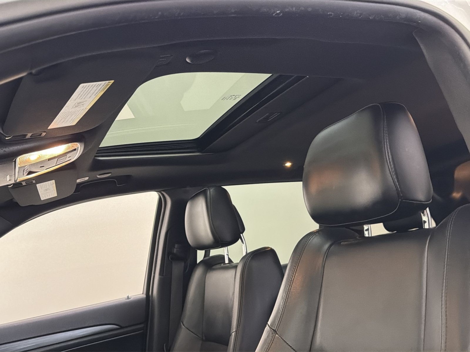 Used 2020 Jeep Grand Cherokee Altitude RWD image 25