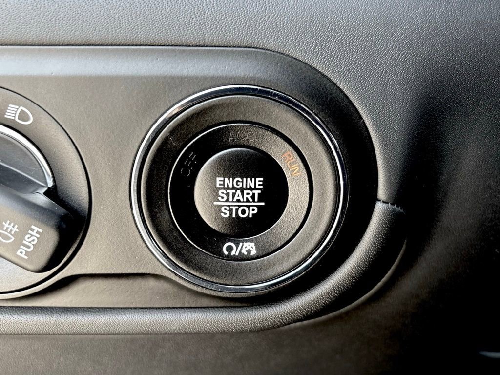Used 2024 Maserati Levante GT Ultima image 22