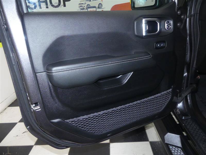 Used 2021 Jeep Gladiator Rubicon w/ Cold Weather Group AWD/4WD image 23