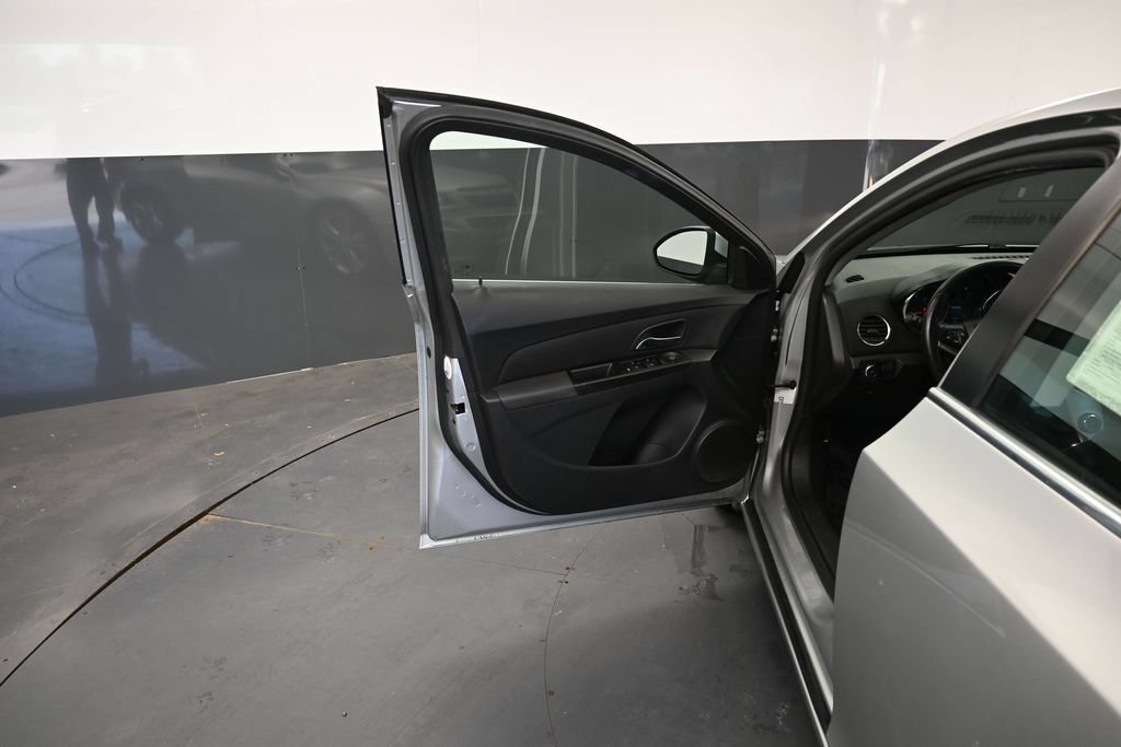 Used 2013 Chevrolet Cruze LTZ FWD image 22