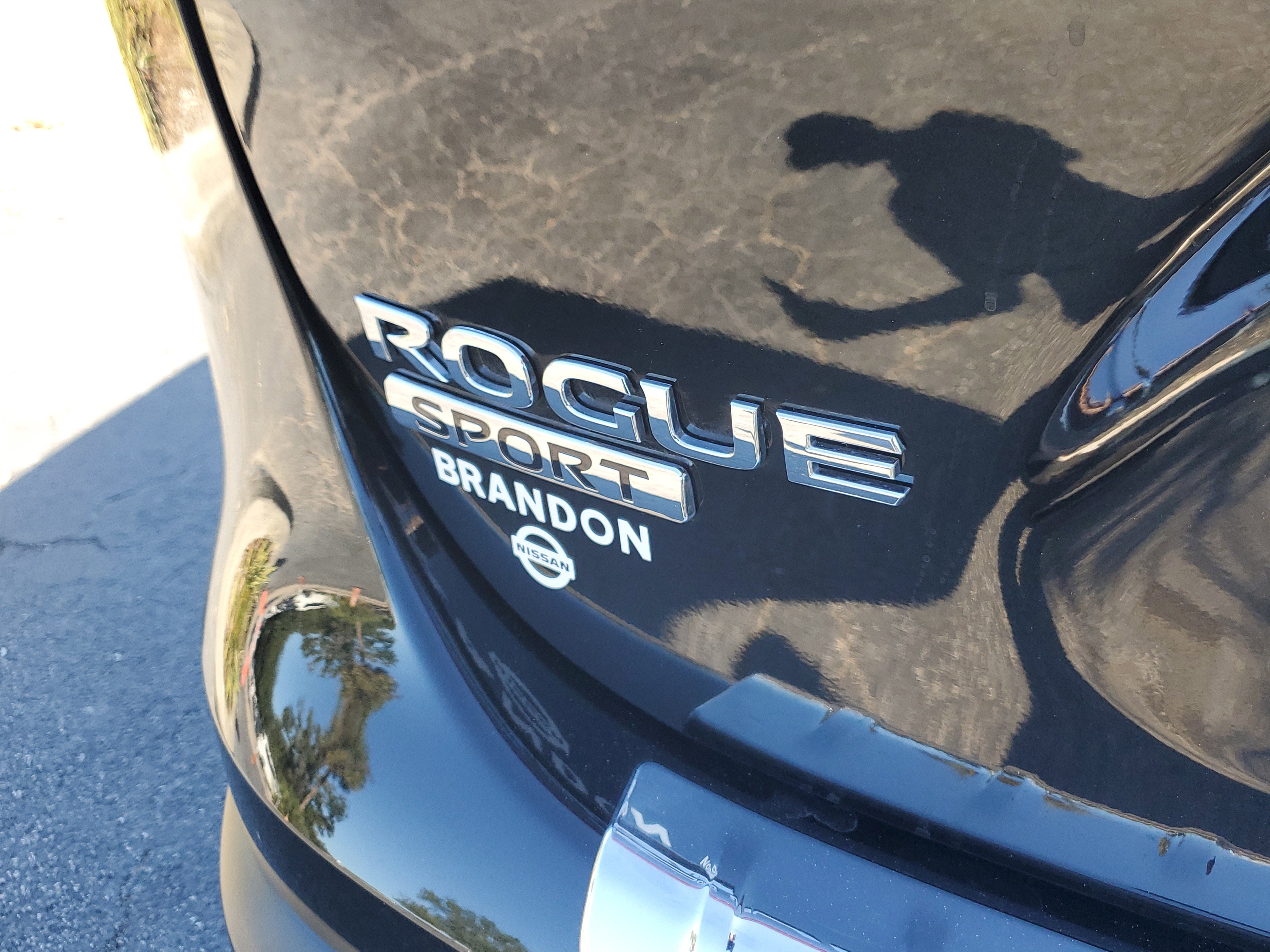 Certified 2022 Nissan Rogue Sport SV image 9