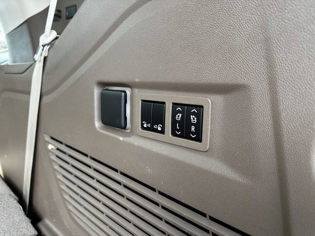 Used 2023 GMC Yukon Denali image 46
