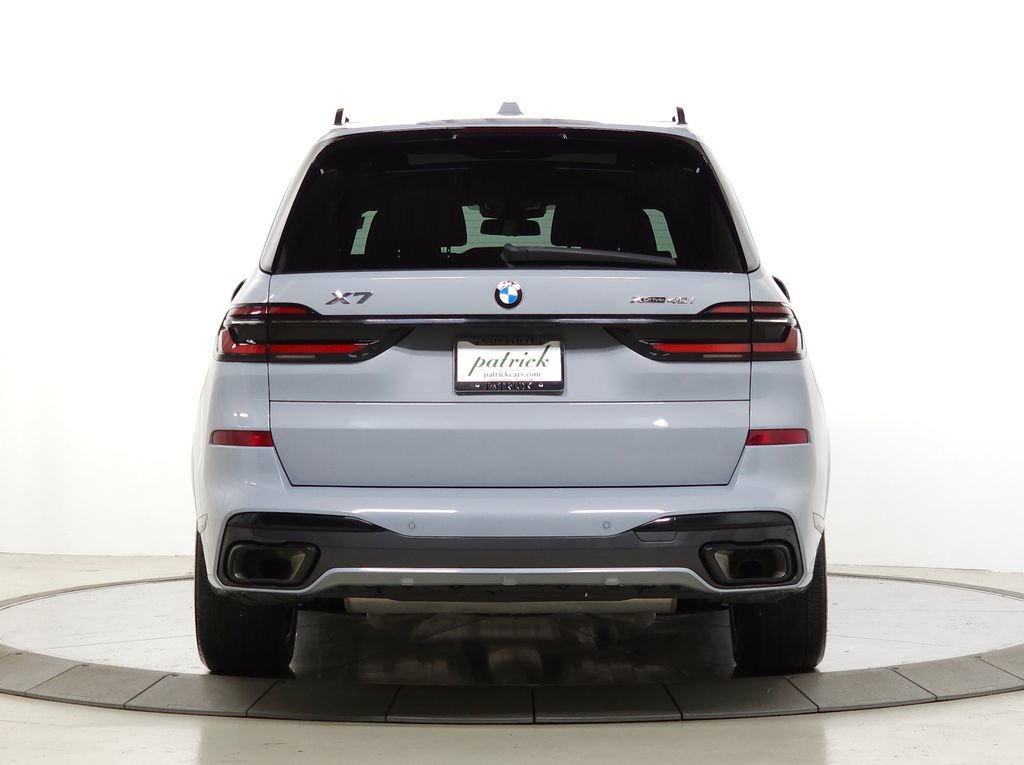 Used 2023 BMW X7 xDrive40i w/ M Sport Package AWD/4WD image 4