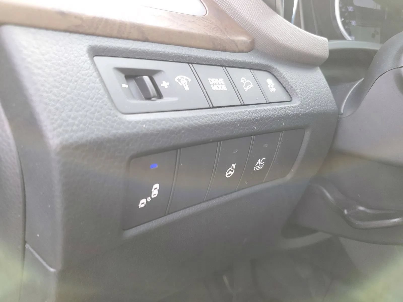 Used 2017 Hyundai Santa Fe FWD image 20
