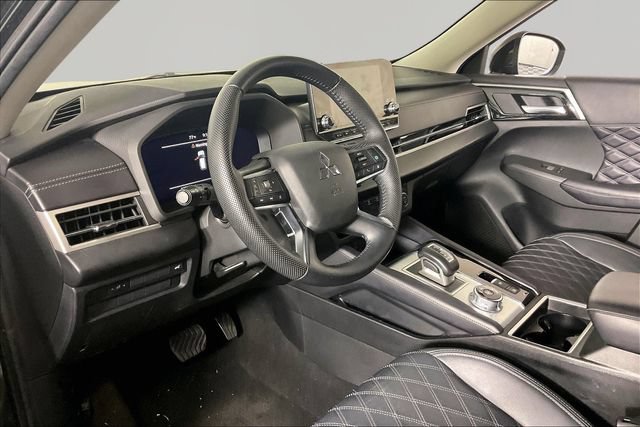 Used 2023 Mitsubishi Outlander SEL FWD image 16