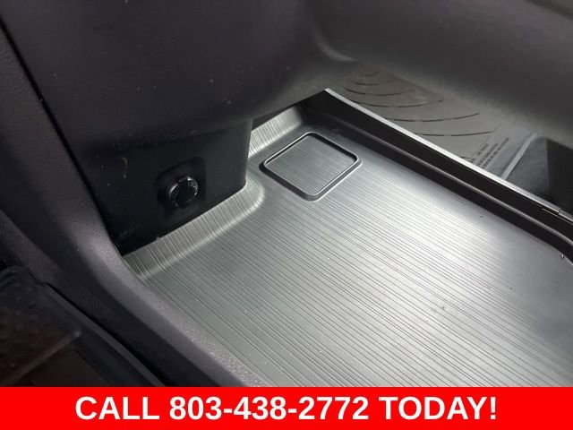 Used 2025 Toyota Sienna XLE image 26
