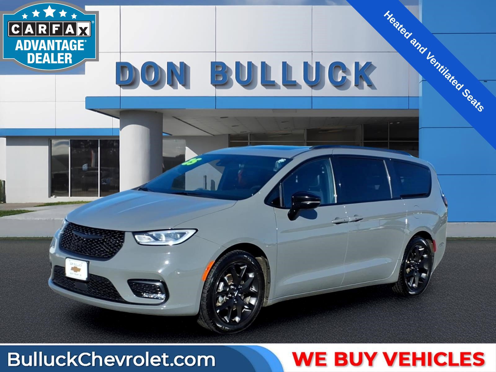 Used 2025 Chrysler Pacifica Limited FWD image 1