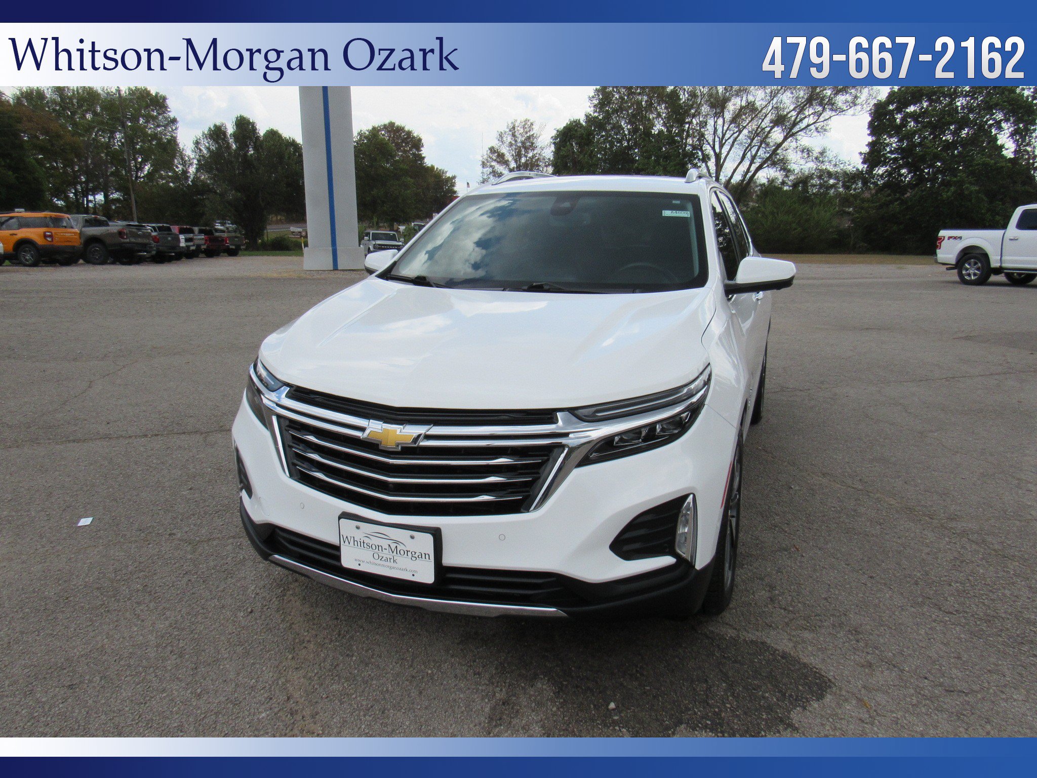 Used 2024 Chevrolet Equinox Premier FWD image 2