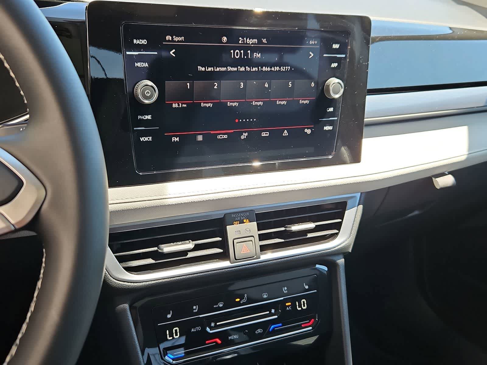 New 2026 Volkswagen Taos SEL AWD/4WD image 28