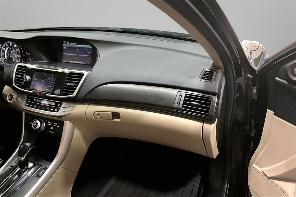 Used 2014 Honda Accord Touring image 25