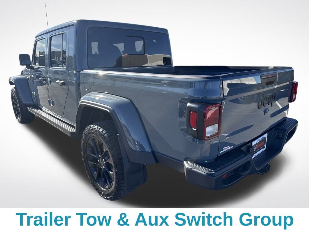Used 2025 Jeep Gladiator Sport image 4