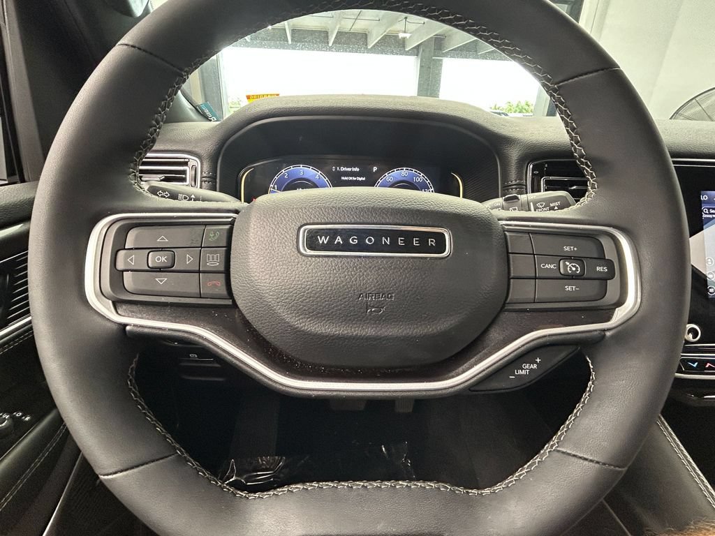Used 2023 Jeep Wagoneer 4WD image 31